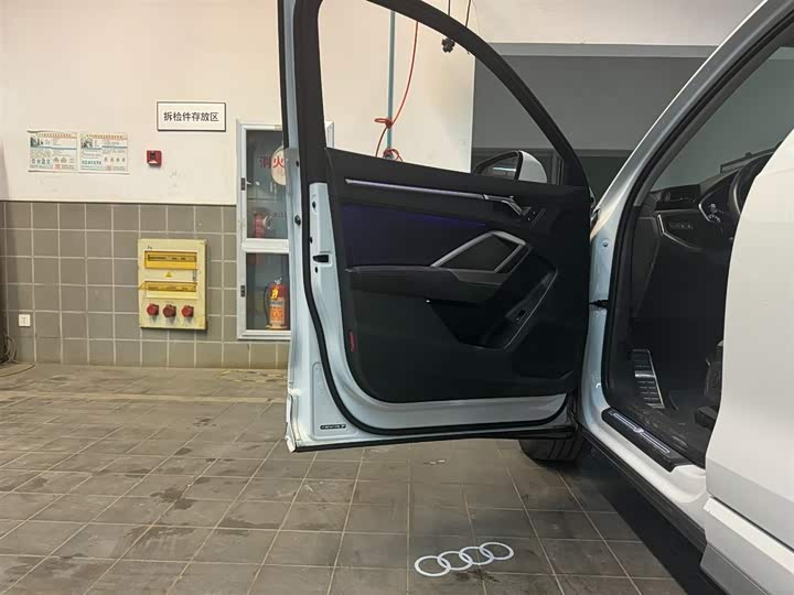 Фото 5 - Audi Q3