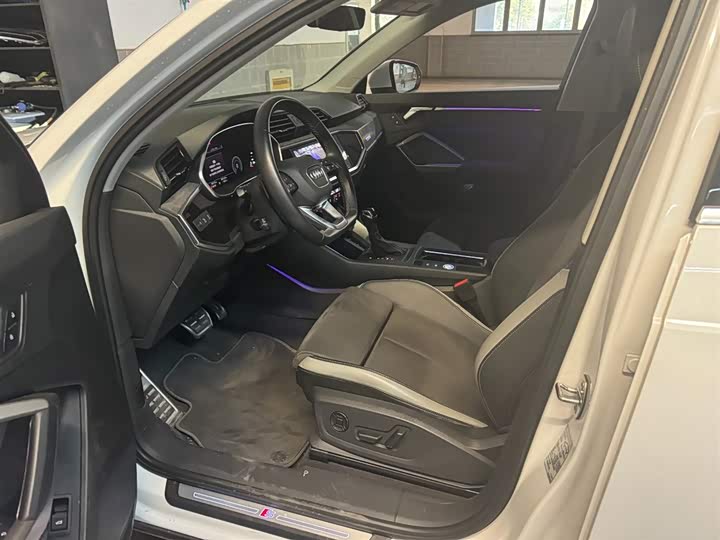 Фото 6 - Audi Q3