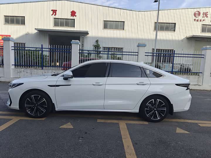 Фото 14 - Chery Arrizo 8