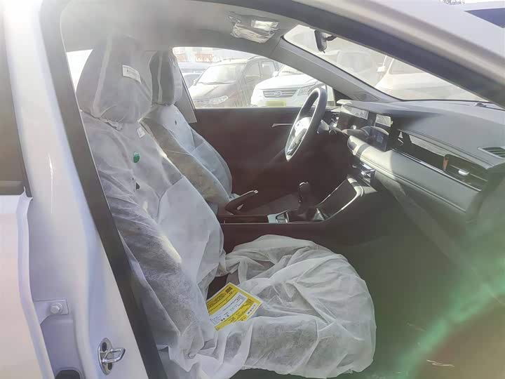 Фото 4 - Roewe i5