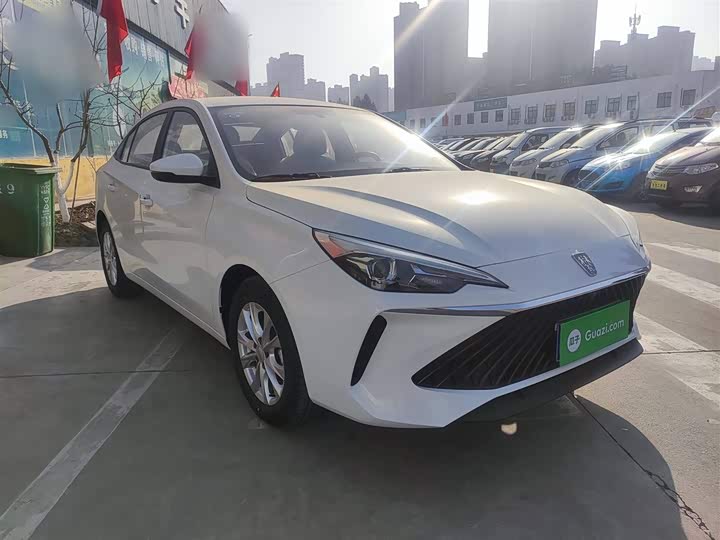 Фото 9 - Roewe i5