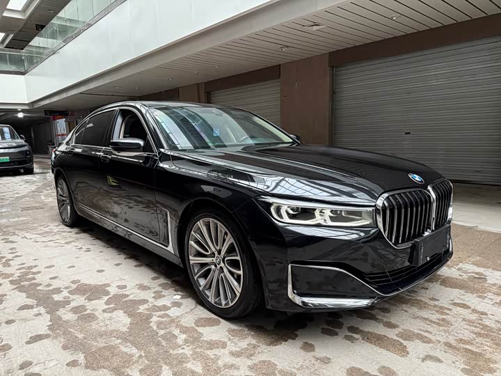 Фото 3 - BMW 7 Series