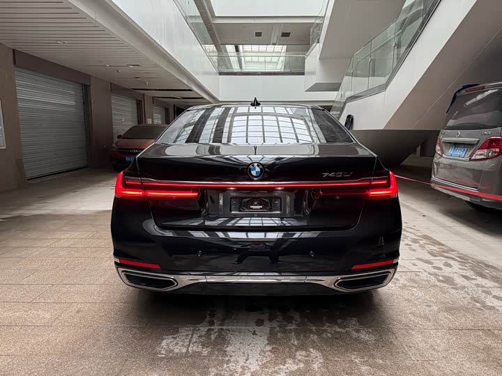 Фото 6 - BMW 7 Series