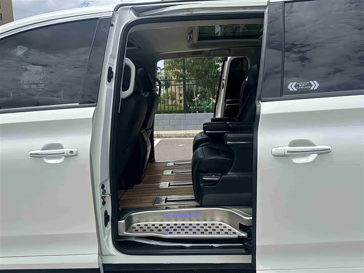 Фото 11 - GAC Trumpchi M8