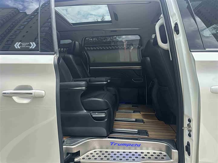 Фото 12 - GAC Trumpchi M8