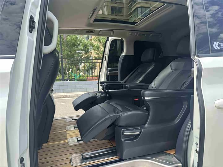 Фото 13 - GAC Trumpchi M8