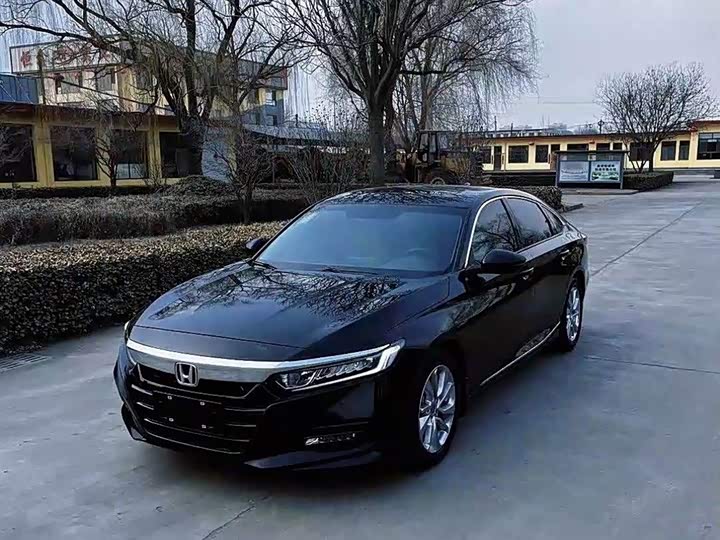 Фото 2 - Honda Accord