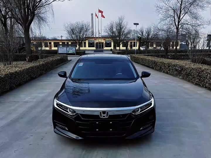 Фото 3 - Honda Accord