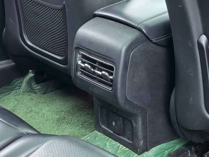 Фото 10 - Lincoln Corsair