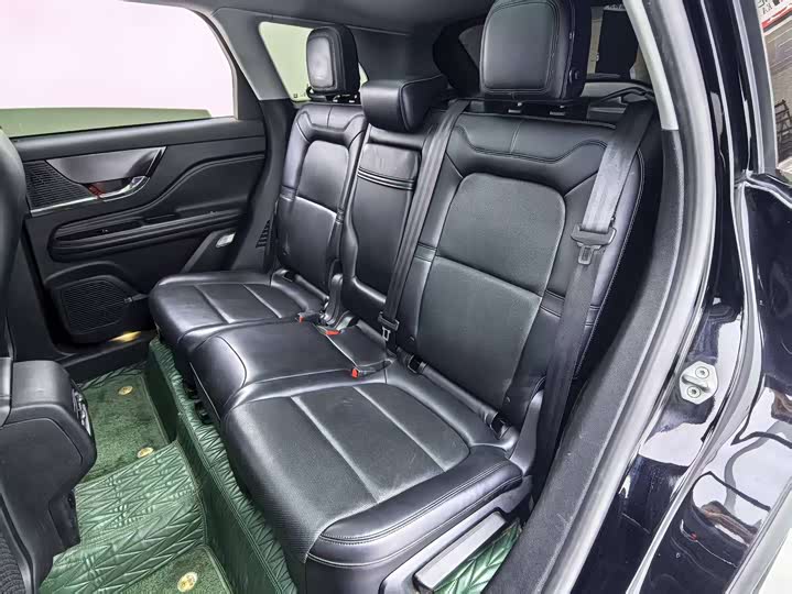 Фото 13 - Lincoln Corsair