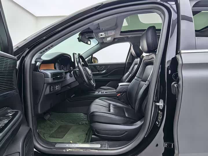 Фото 15 - Lincoln Corsair