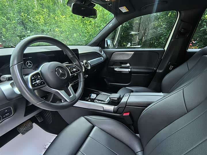 Фото 8 - Mercedes-Benz GLB-Class