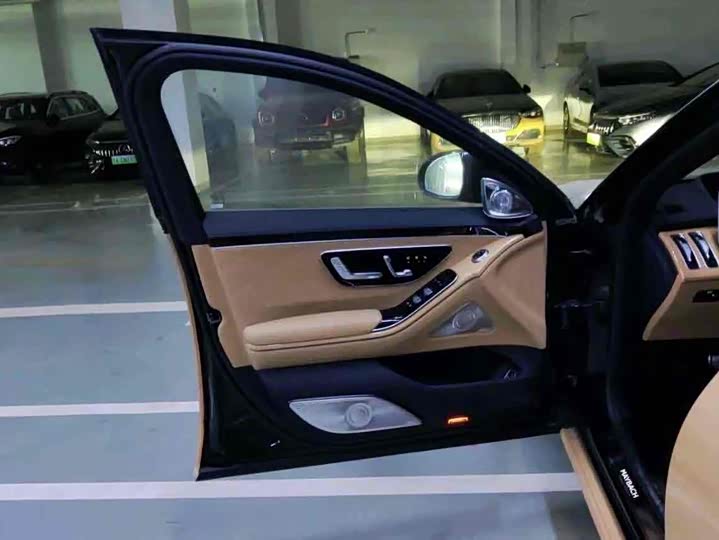 Фото 3 - Mercedes-Benz Maybach S-Class