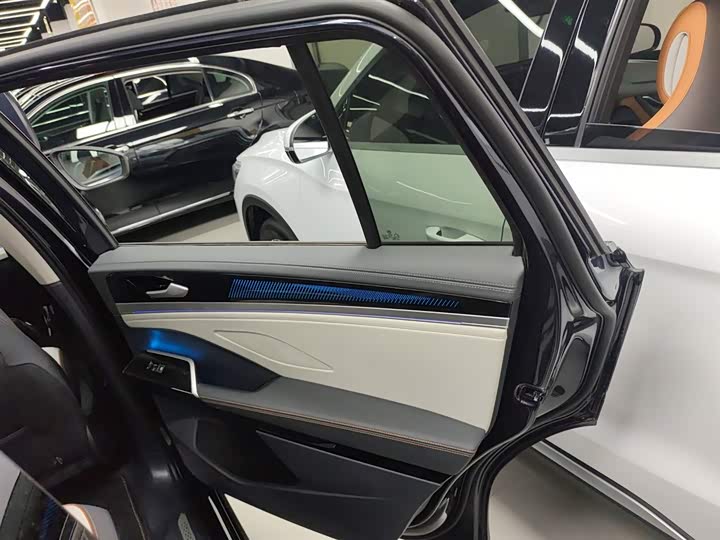 Фото 27 - Volkswagen ID.6 Crozz