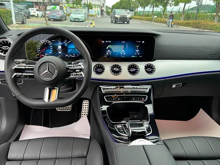 Фото 11 - Mercedes-Benz E-Class