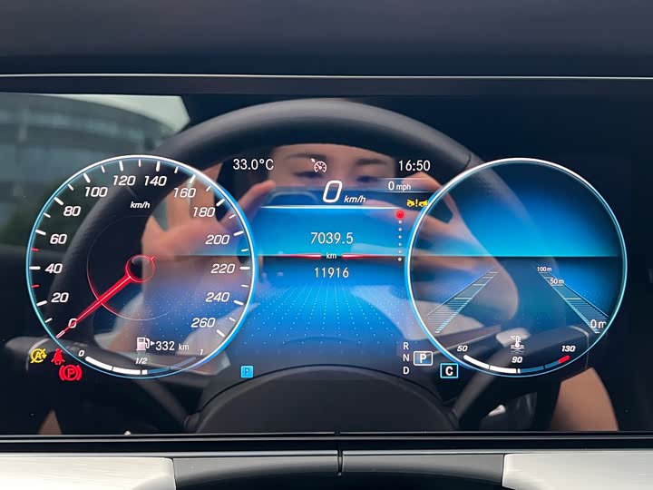 Фото 14 - Mercedes-Benz E-Class