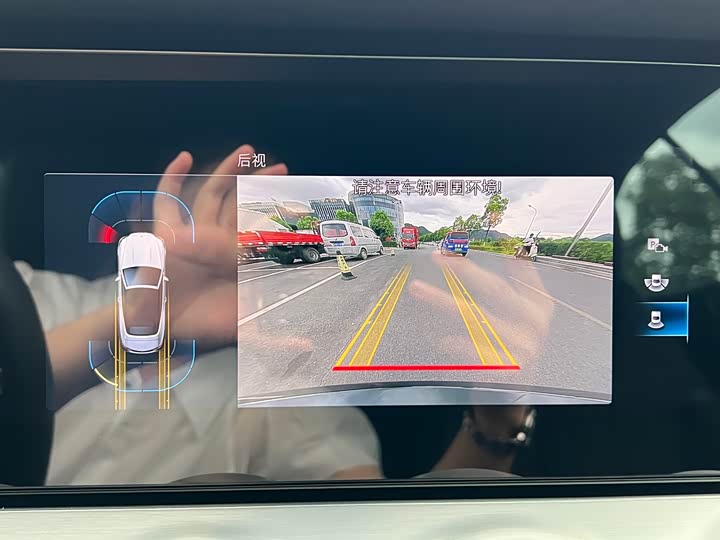 Фото 15 - Mercedes-Benz E-Class