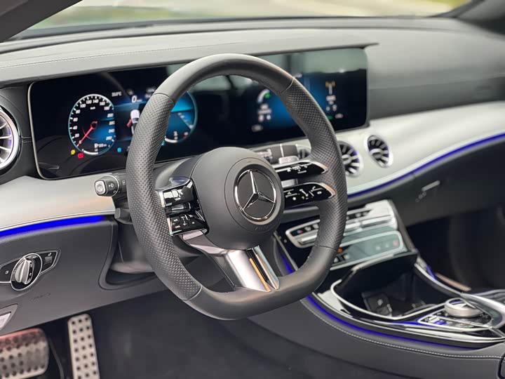 Фото 9 - Mercedes-Benz E-Class