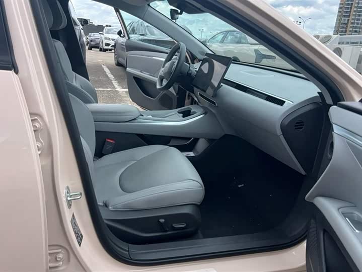 Фото 4 - XPeng Mona M03