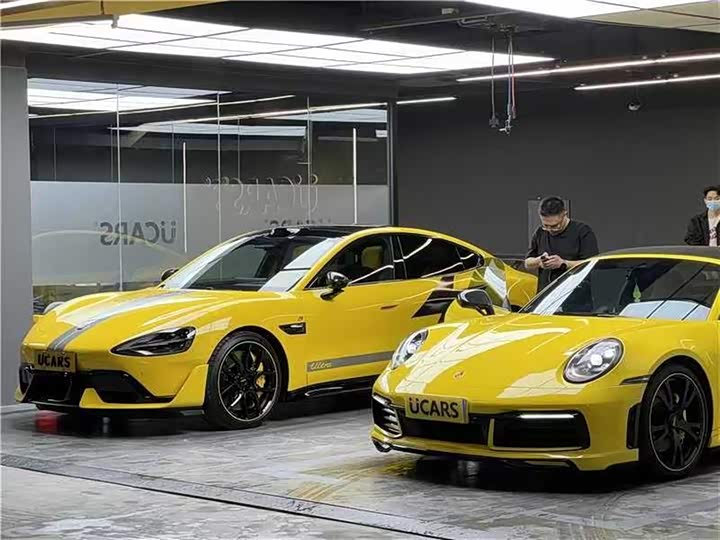 Фото 2 - Porsche 911