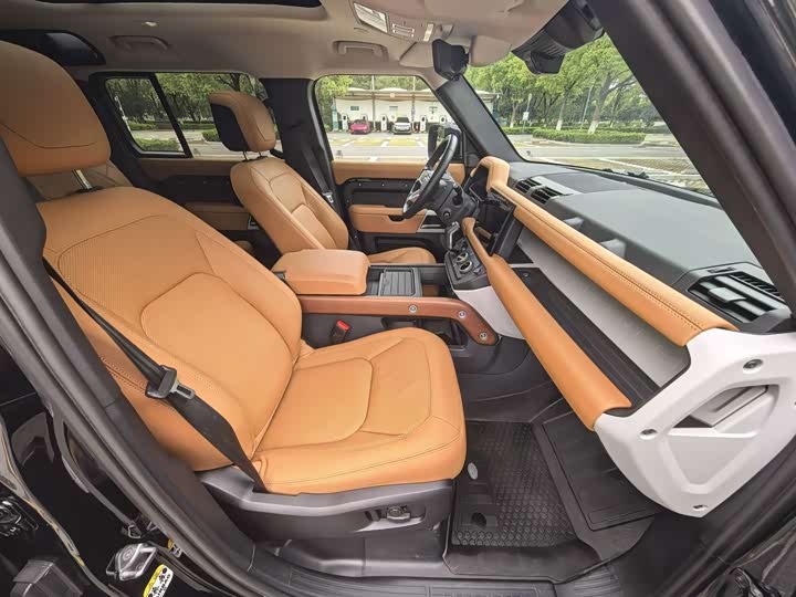 Фото 18 - Land Rover Defender