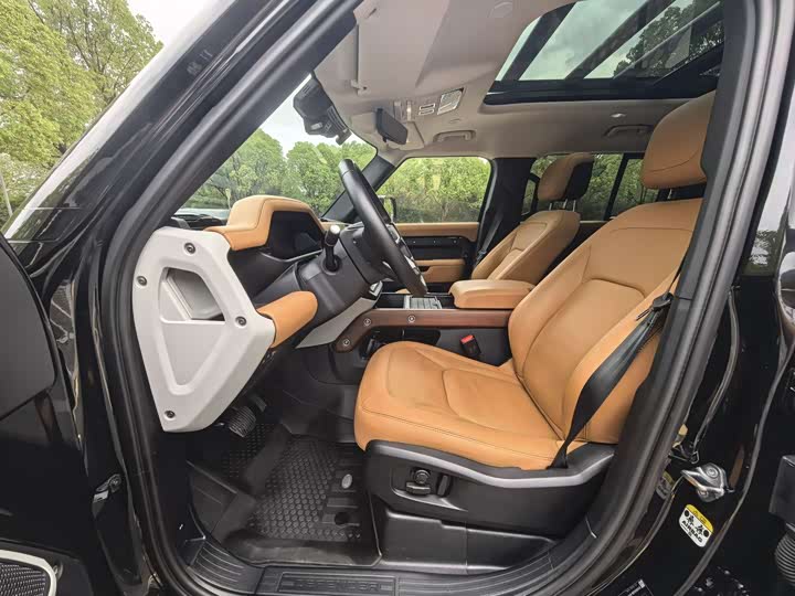 Фото 23 - Land Rover Defender