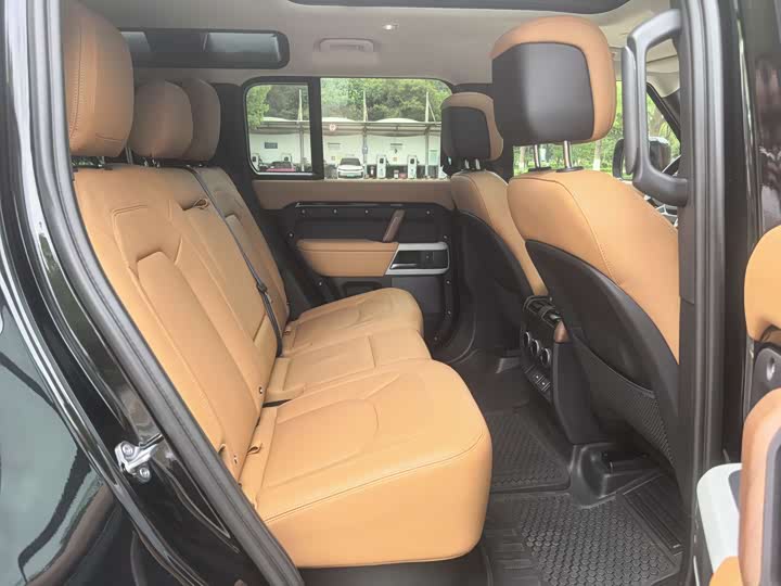 Фото 24 - Land Rover Defender