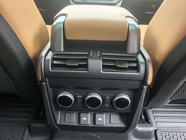 Фото 25 - Land Rover Defender