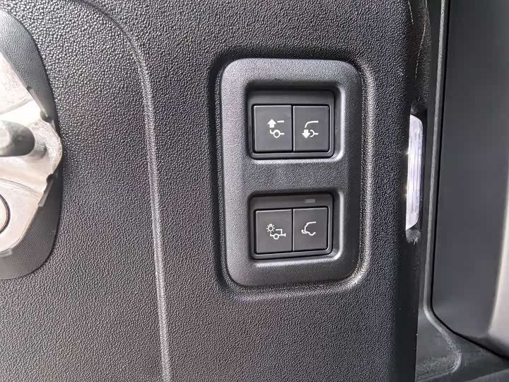 Фото 9 - Land Rover Defender