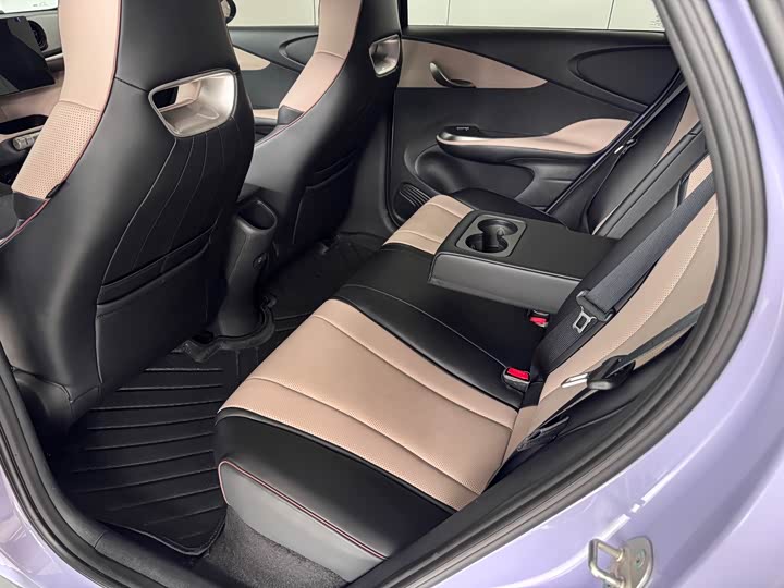 Фото 11 - BYD Dolphin