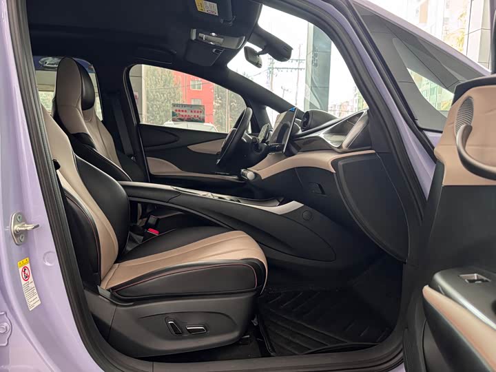 Фото 13 - BYD Dolphin