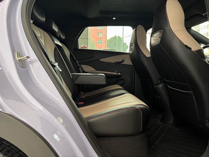 Фото 14 - BYD Dolphin