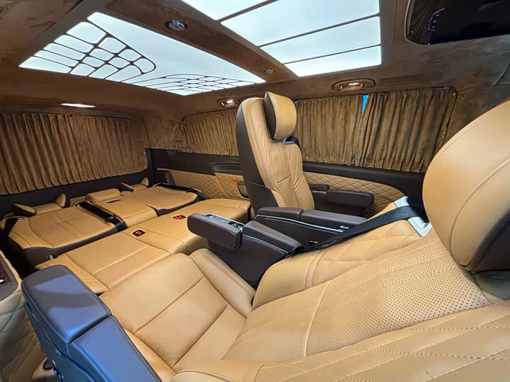 Фото 17 - Mercedes-Benz Vito