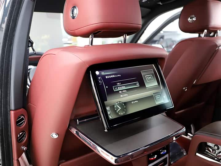 Фото 10 - Rolls-Royce Cullinan