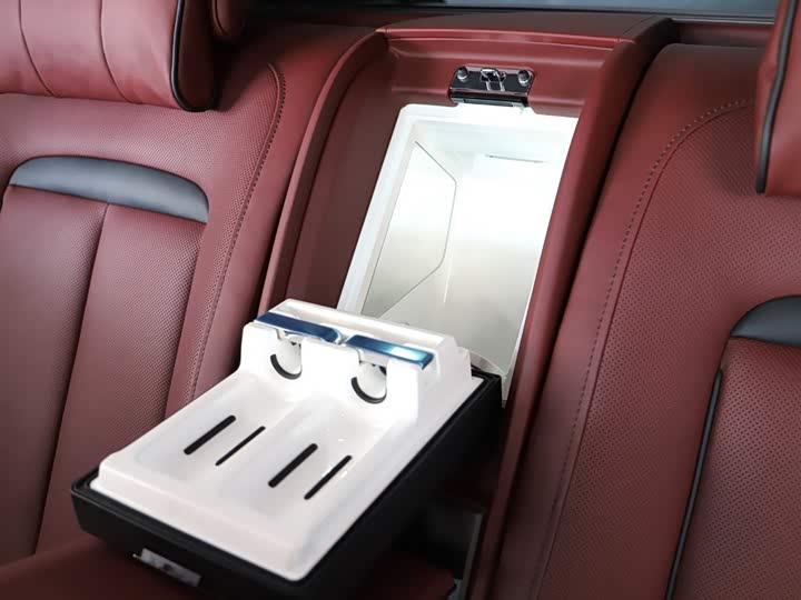 Фото 15 - Rolls-Royce Cullinan