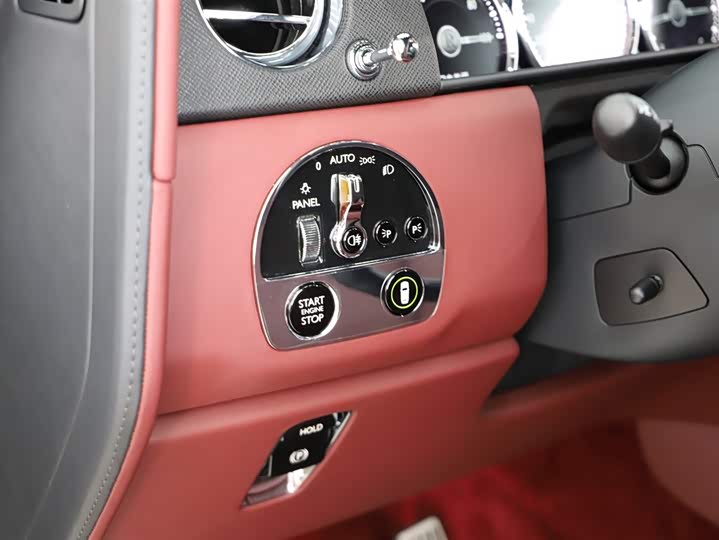 Фото 16 - Rolls-Royce Cullinan