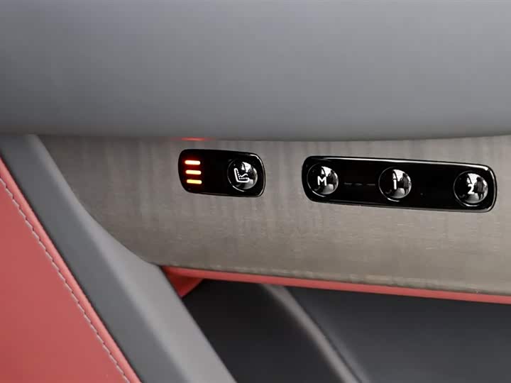 Фото 20 - Rolls-Royce Cullinan