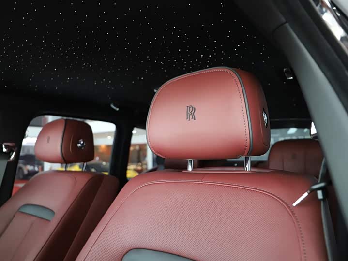 Фото 24 - Rolls-Royce Cullinan