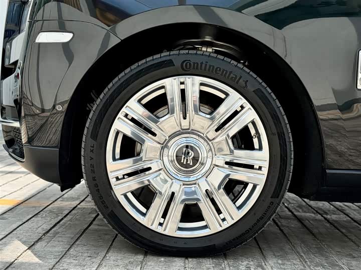 Фото 27 - Rolls-Royce Cullinan