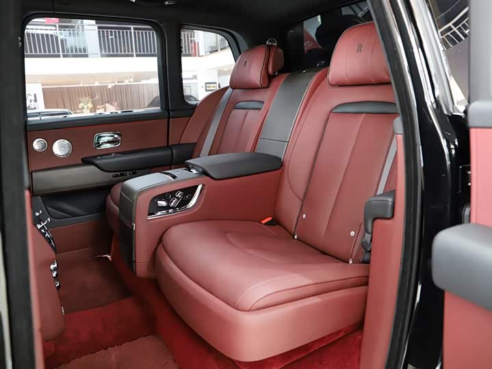 Фото 7 - Rolls-Royce Cullinan