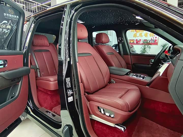 Фото 9 - Rolls-Royce Cullinan