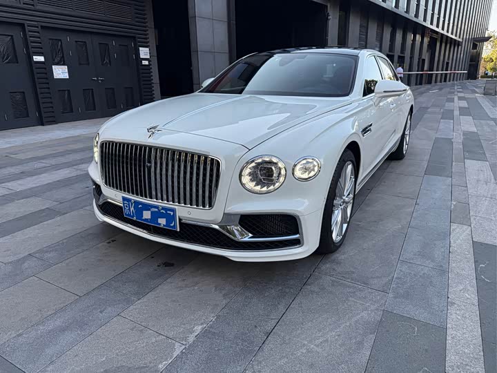 Фото 2 - Bentley Flying Spur
