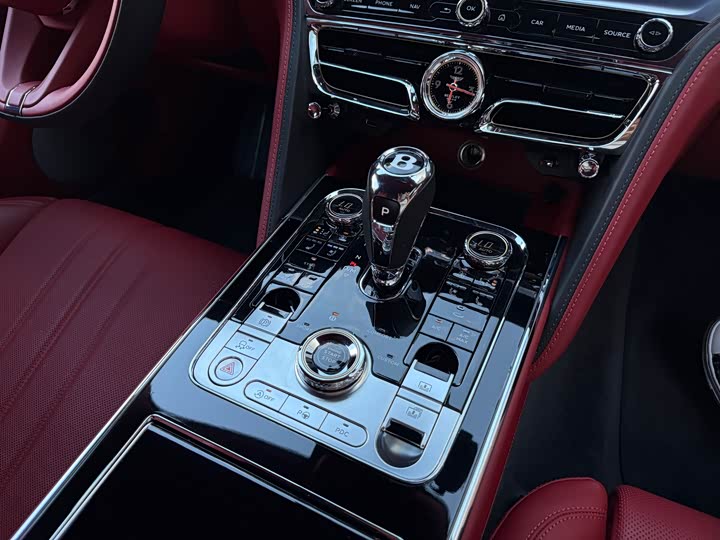 Фото 4 - Bentley Flying Spur