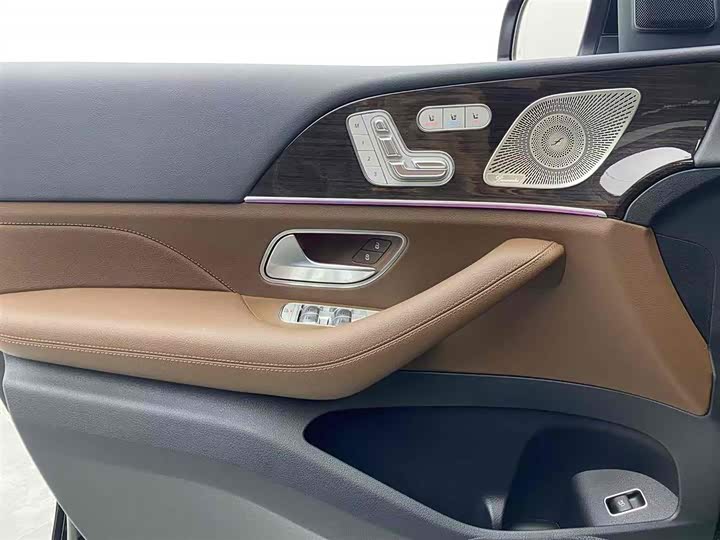 Фото 22 - Mercedes-Benz GLS-Class