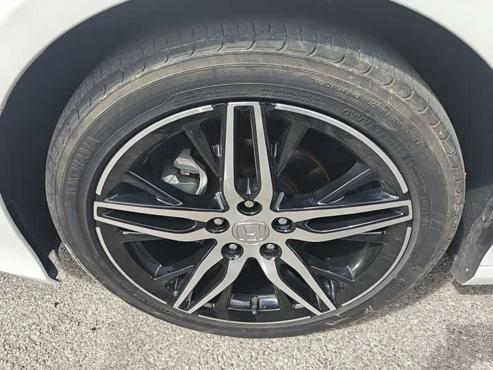 Фото 11 - Honda Accord