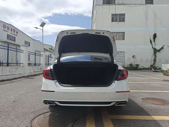 Фото 12 - Honda Accord