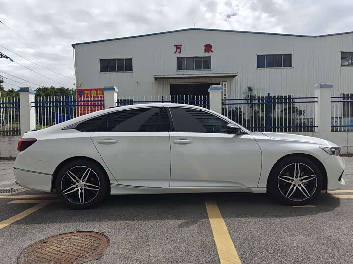 Фото 13 - Honda Accord