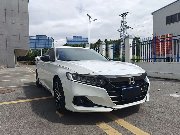 Фото 3 - Honda Accord