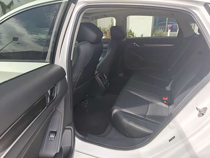 Фото 6 - Honda Accord