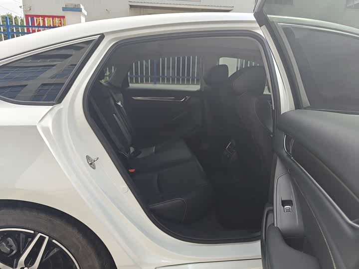 Фото 7 - Honda Accord